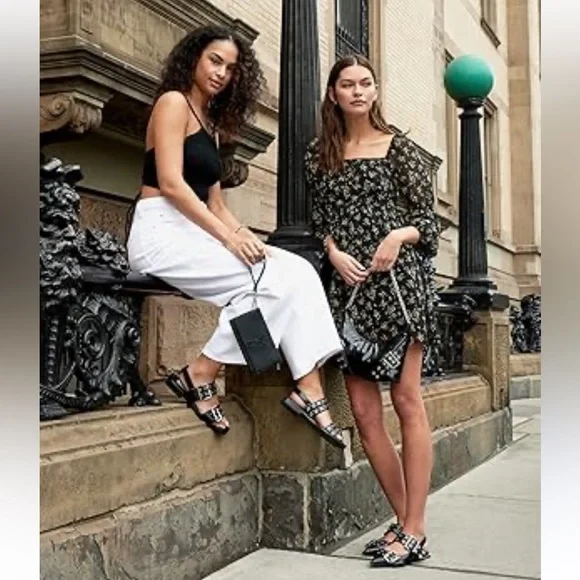 STEVE MADDEN GRAND AVE SANDAL BLACK PATENT - Picture 3 of 16